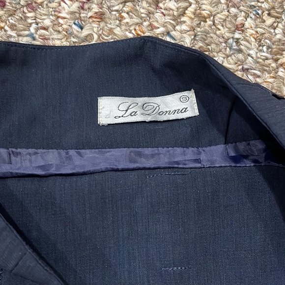 blue pleated skirt - Picture 2 of 4